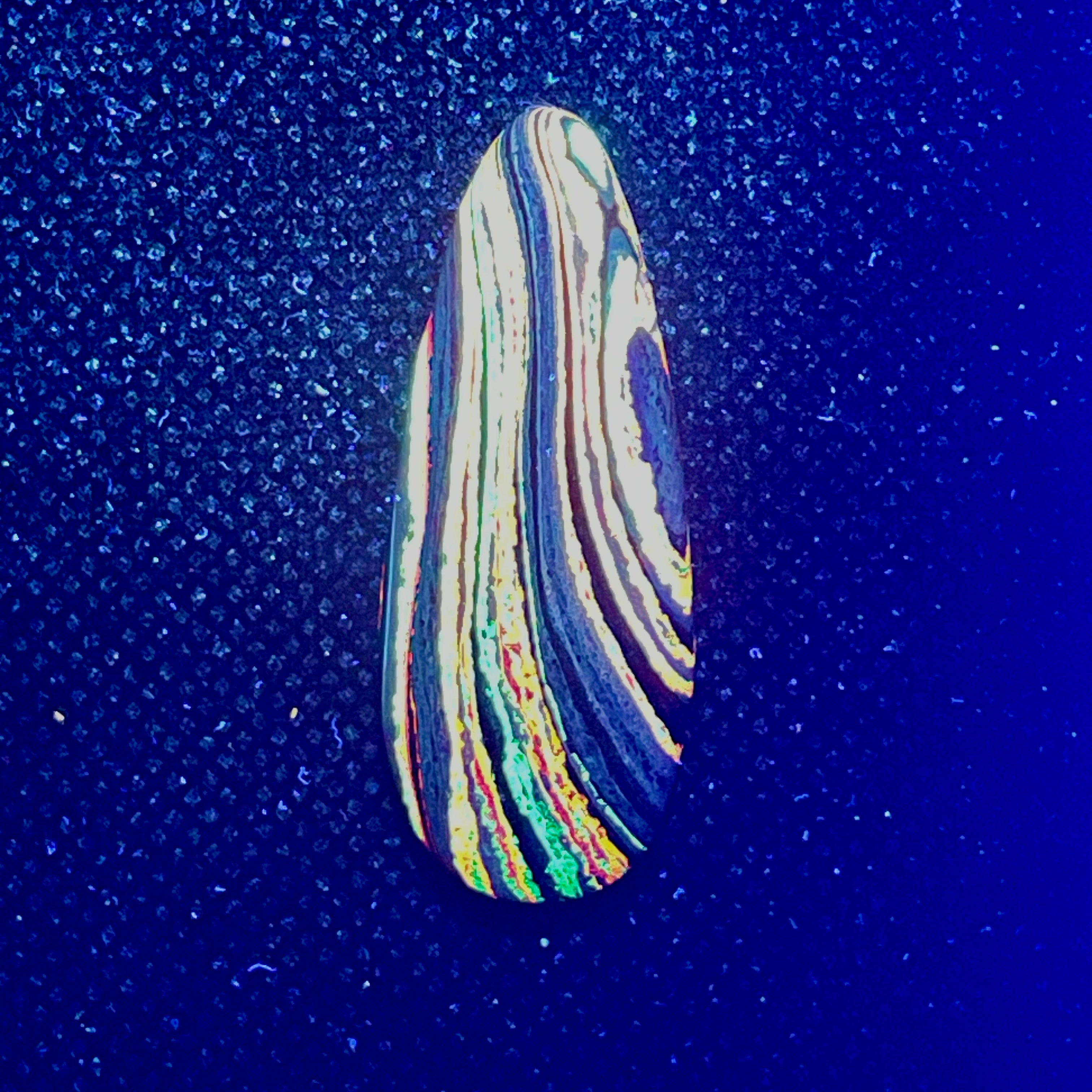 DVH Fluorescent Funkite Bead Industrial Paint (Fordite related) 45x18x13mm (6633)