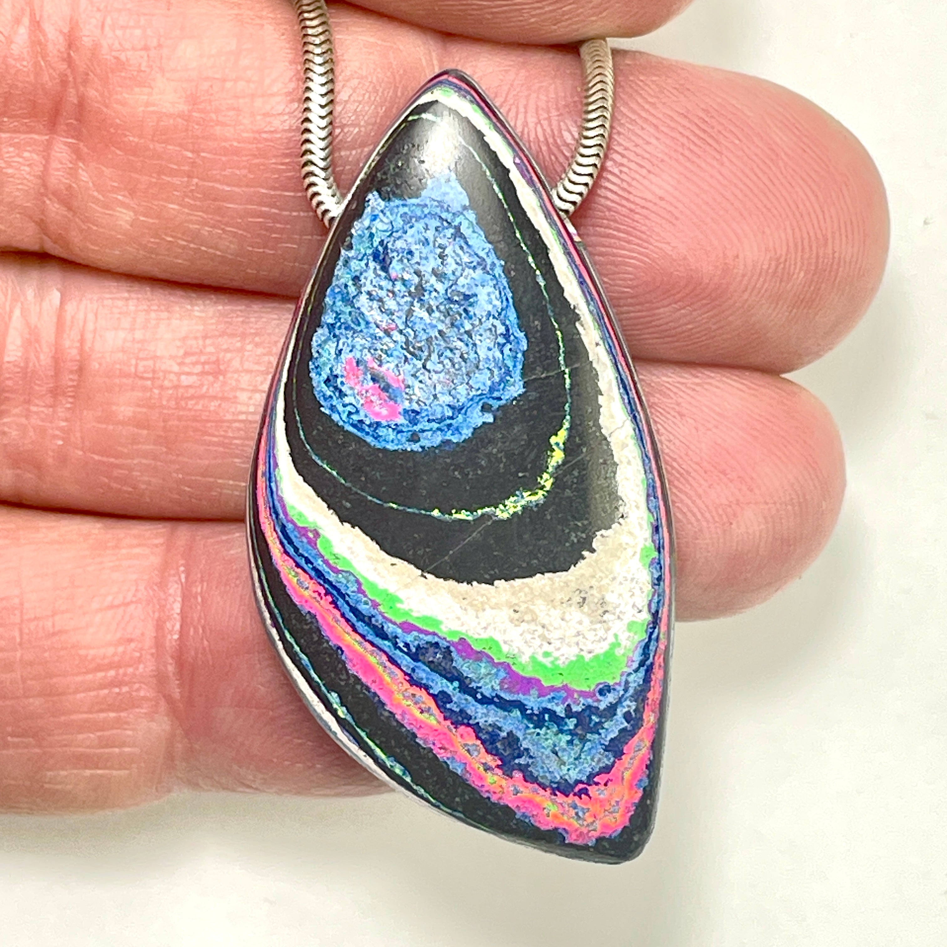 DVH Fluorescent Funkite Bead Industrial Paint (Fordite related) 45x25x11mm (6635)
