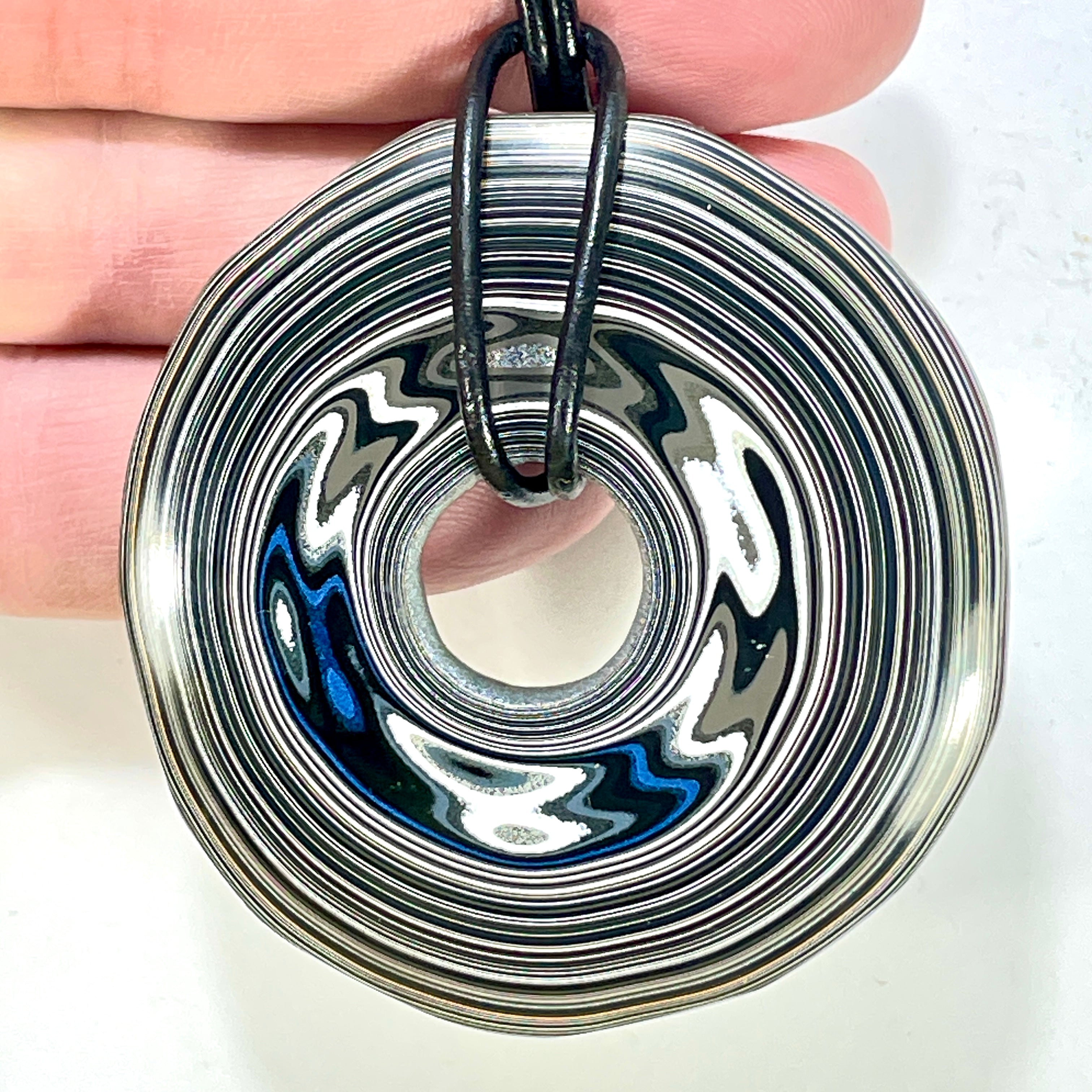 DVH Rare Michigan Fordite Buck Hole Donut Bead Pendant Chv Frd Jp 57mm Rd x 12mm (6338) - DVHdesigns