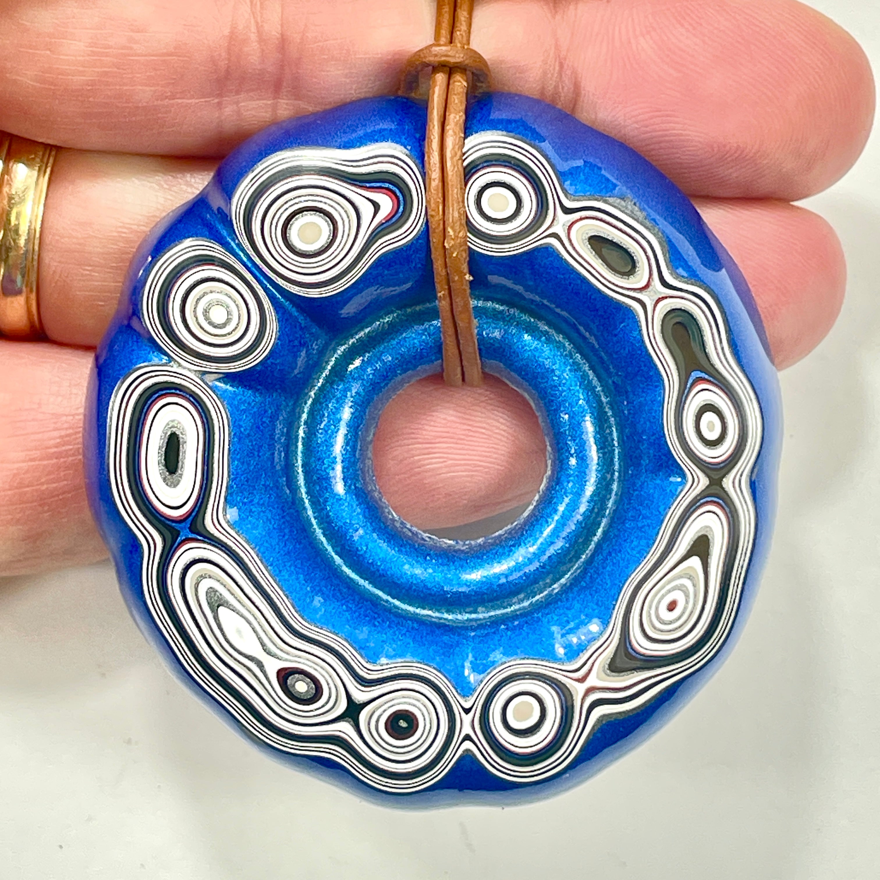 DVH Rare Michigan Blue Fordite Buck Hole Donut Bead Pendant Chv Frd Jp 58mm Rd x 13 (6380) - DVHdesigns