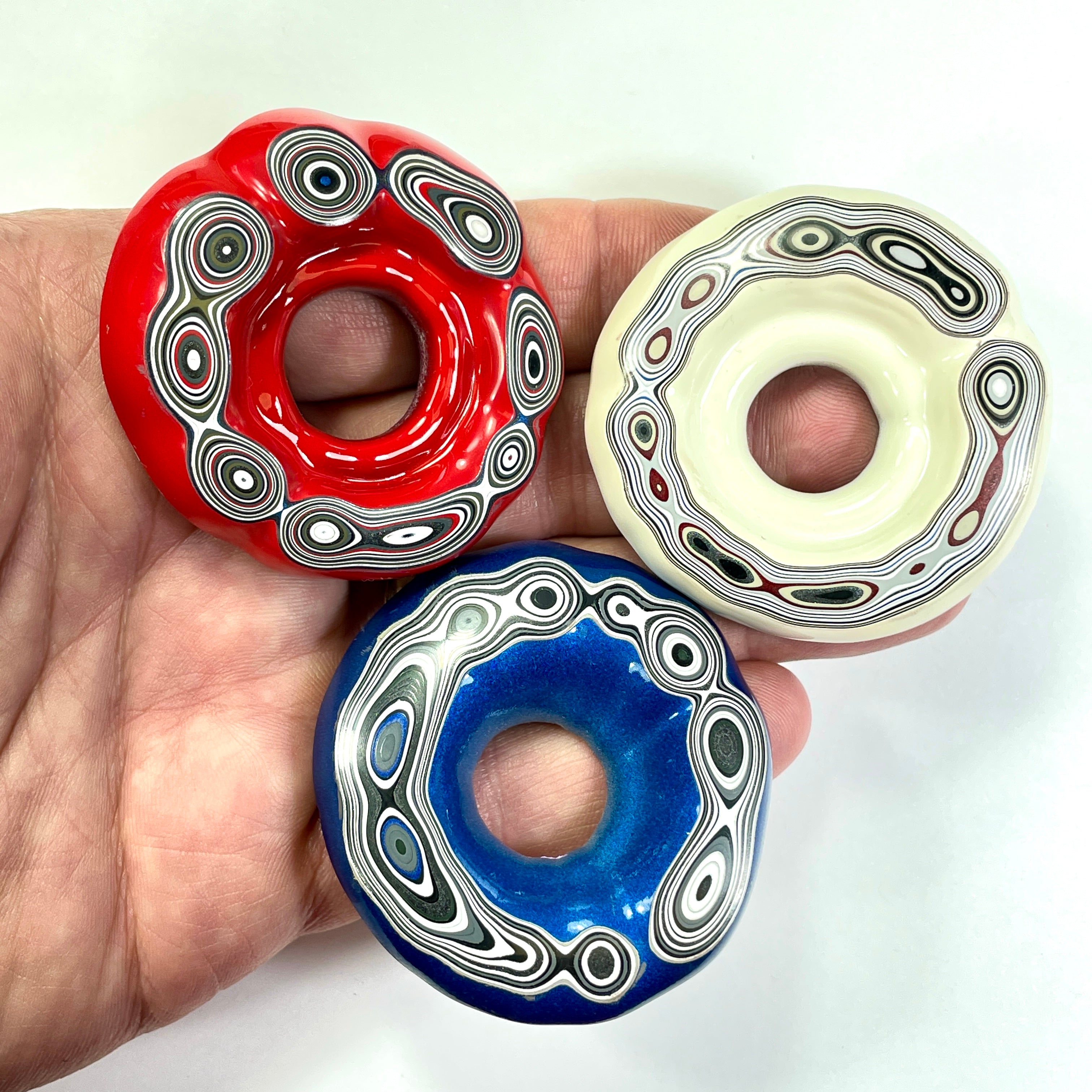 DVH Red White & Blue Fordite Donut Buck Hole Bead Pendant Trio 54mm Round (6769)