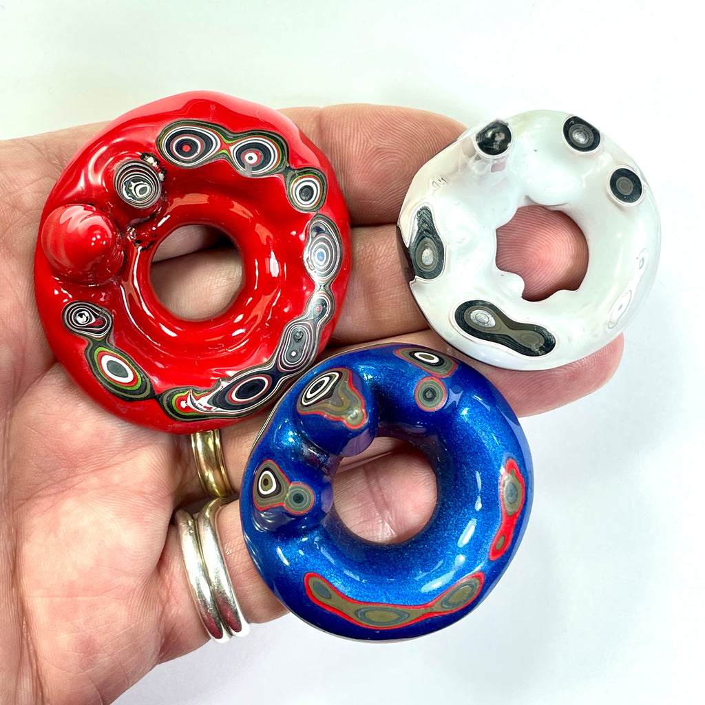 DVH Red White & Blue Fordite Stalactite Donut Bead Pendant Trio 42 to 54mm Round 4th of July Semiquincentennial (6770)
