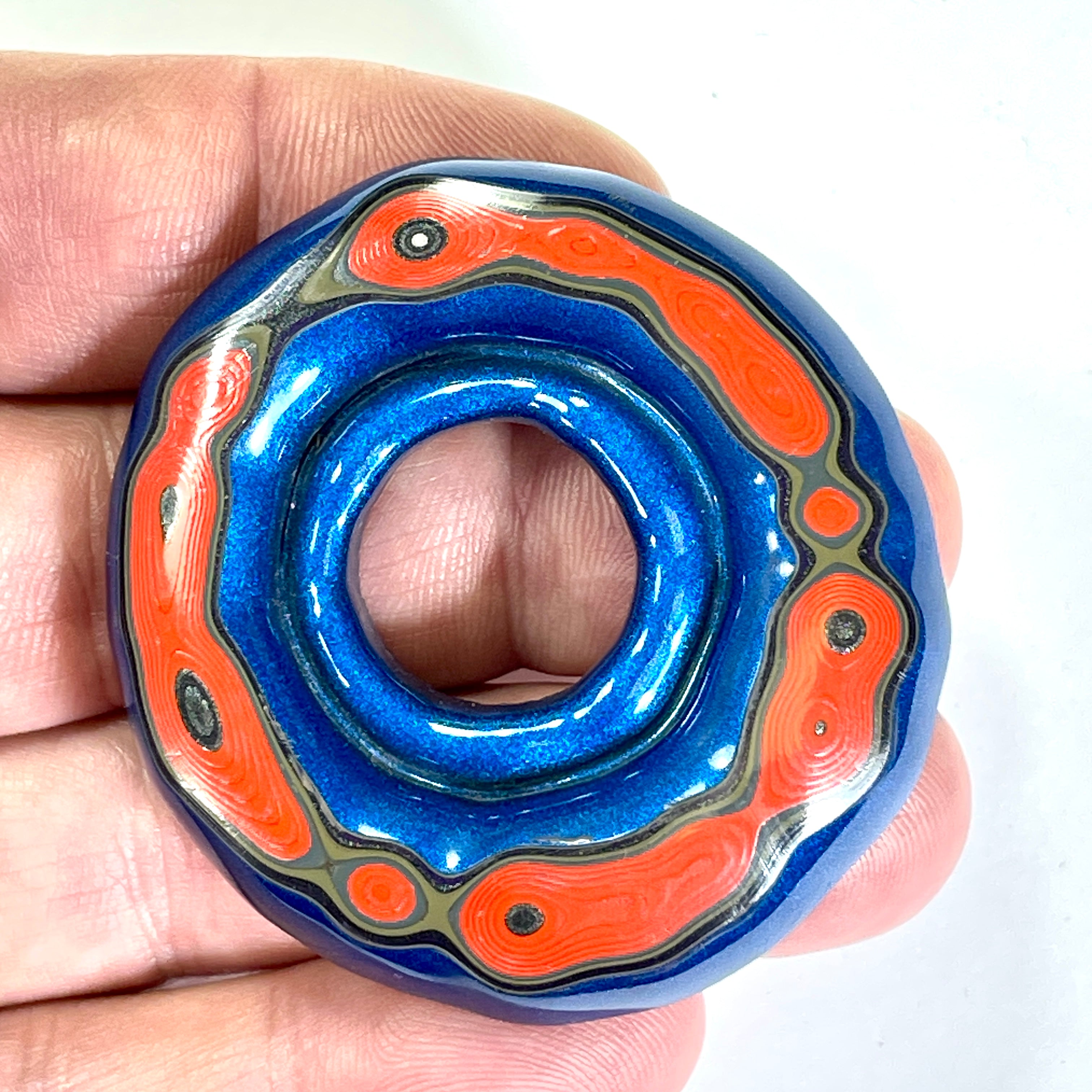 DVH Red White & Blue Fordite Donut Buck Hole Bead Pendant Trio 50-55mm Round (6771)