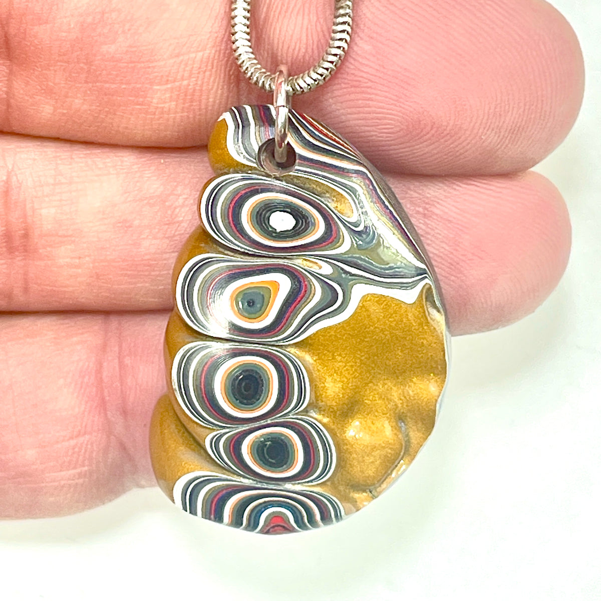 DVH Goldilocks Jp Genuine Fordite Pendant Michigan 34x25x11mm (6871)