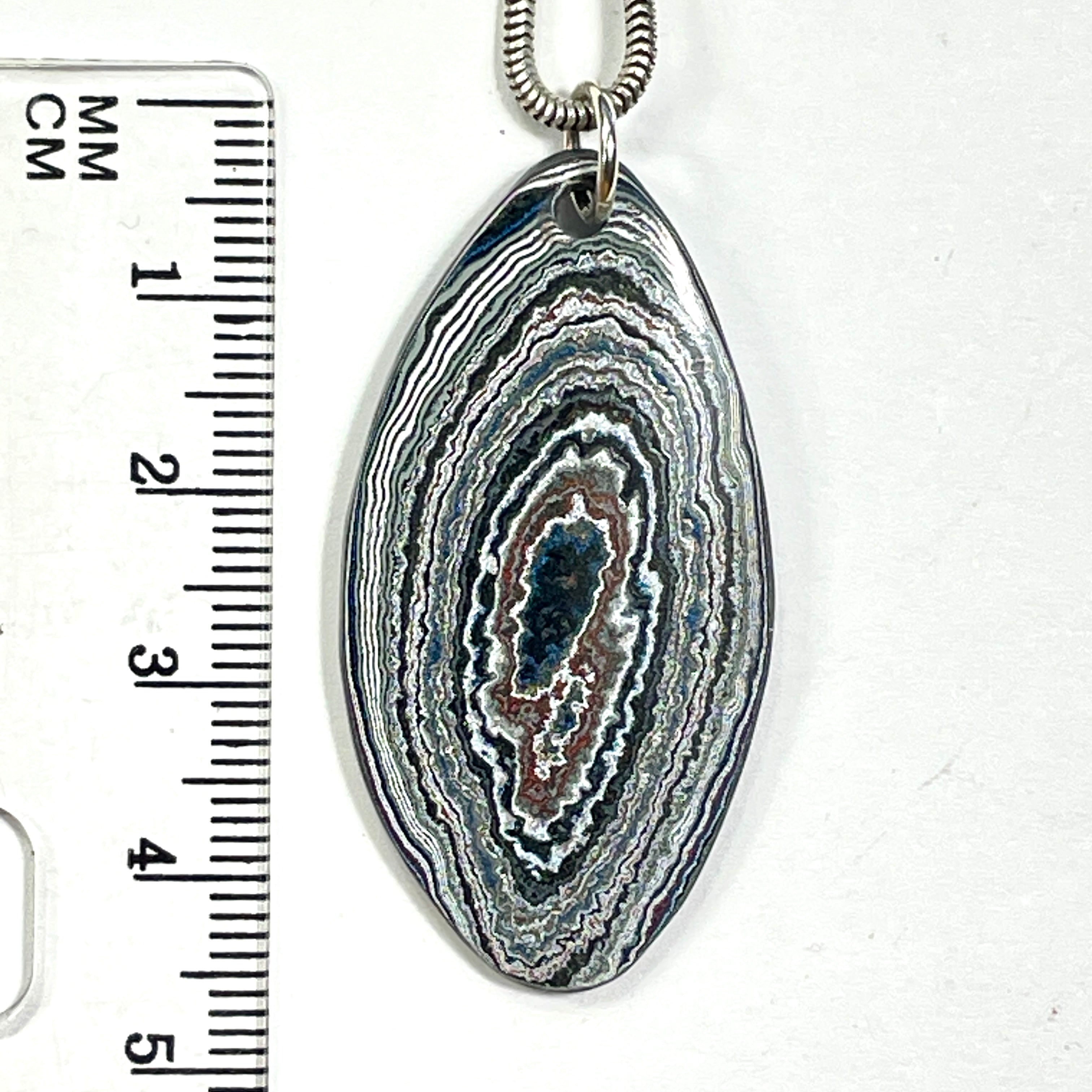 DVH Rapid Red Ford Mstng Fordite Pendant Michigan 43x22x4mm (6785)