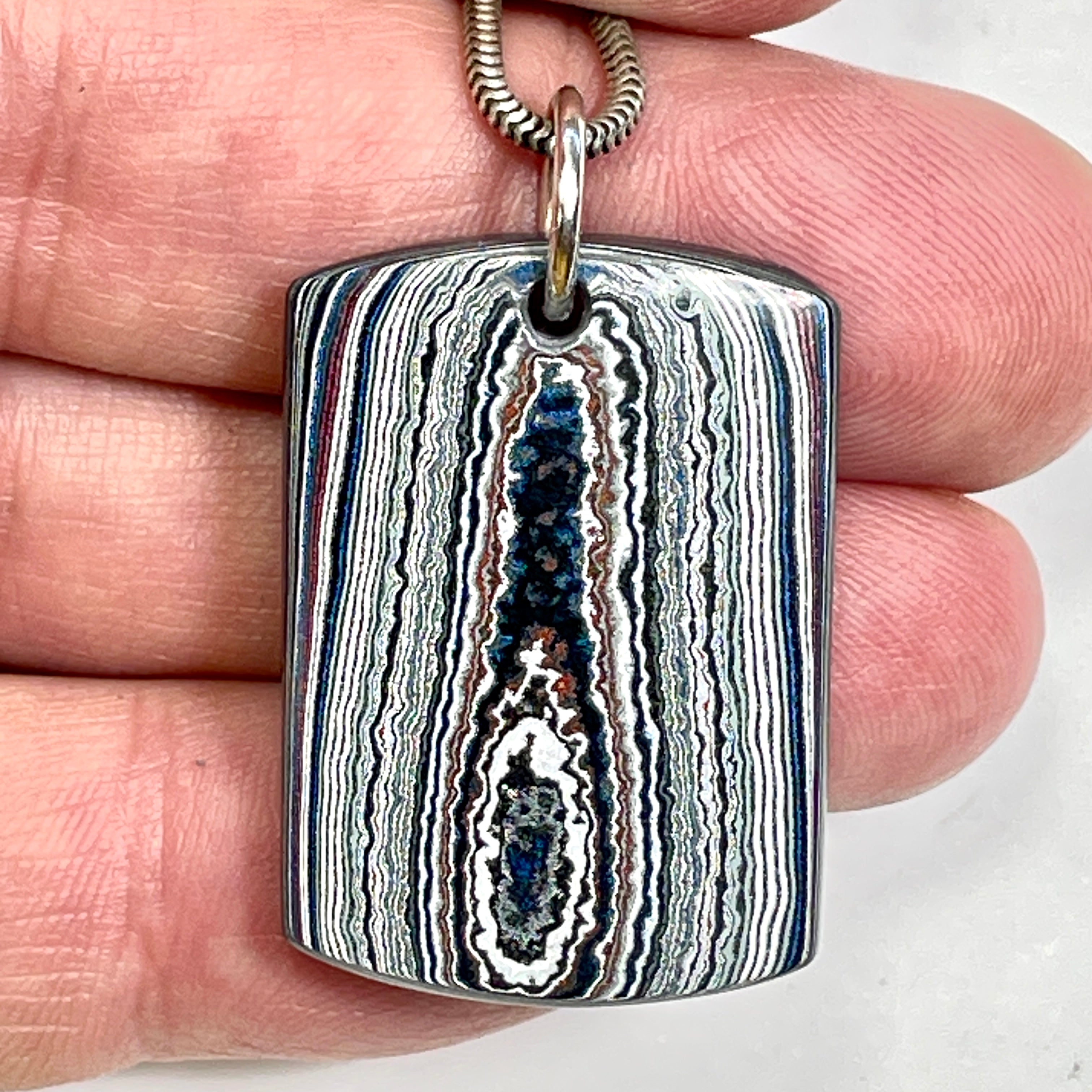 DVH Rapid Red Ford Mstng Fordite Dog Tag Pendant Michigan 34x24x6mm (6786)