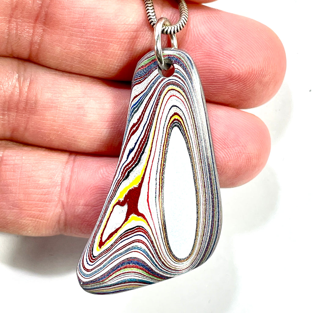 DVH Ford Focus C-MAX Fordite Pendant Cab Michigan Assembly 45x29x5mm (5953)