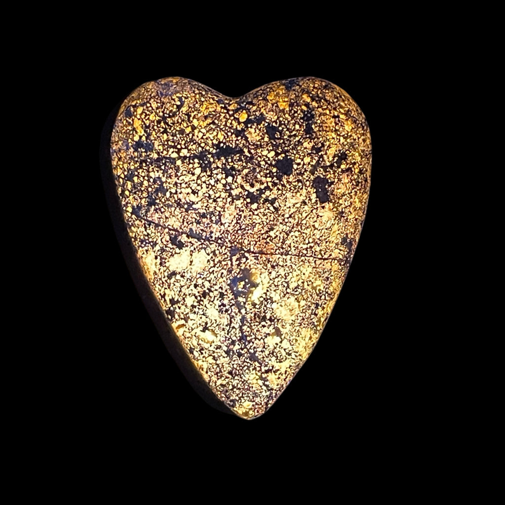 DVH Fluorescent Sphalerite Heart, Horn Silver Mine, Utah, 48x37x17mm  (5841)