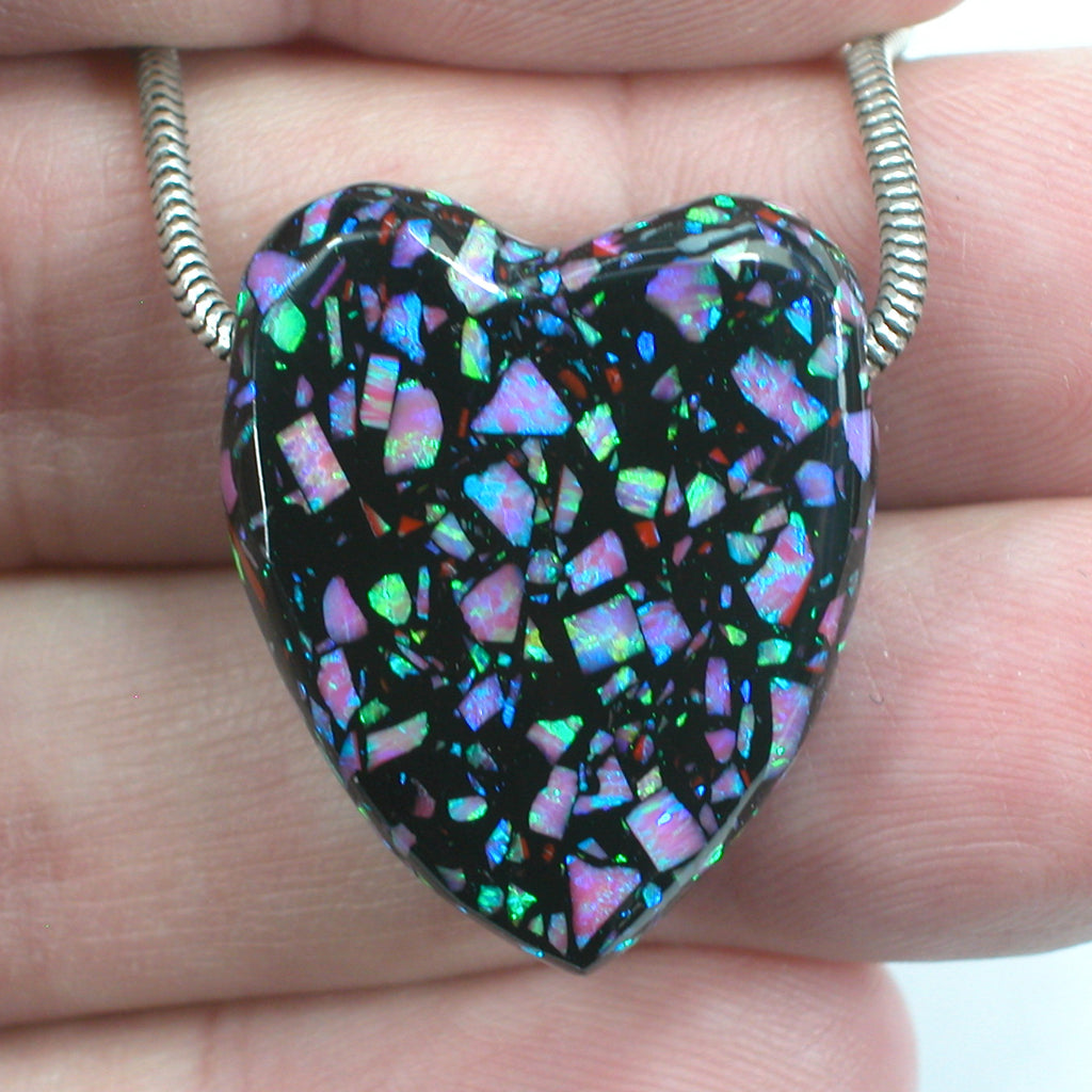 DVH 32ct Bello Opal Heart Bead Synthetic UV Reactive Black Light 27x23x9 (5786) - DVHdesigns