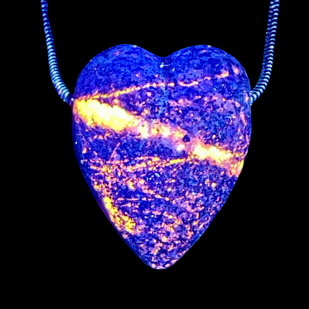 DVH Yooperlite Healed Broken Heart Bead Fluorescent Sodalite in Syenite Michigan 31x25x18mm (6199)