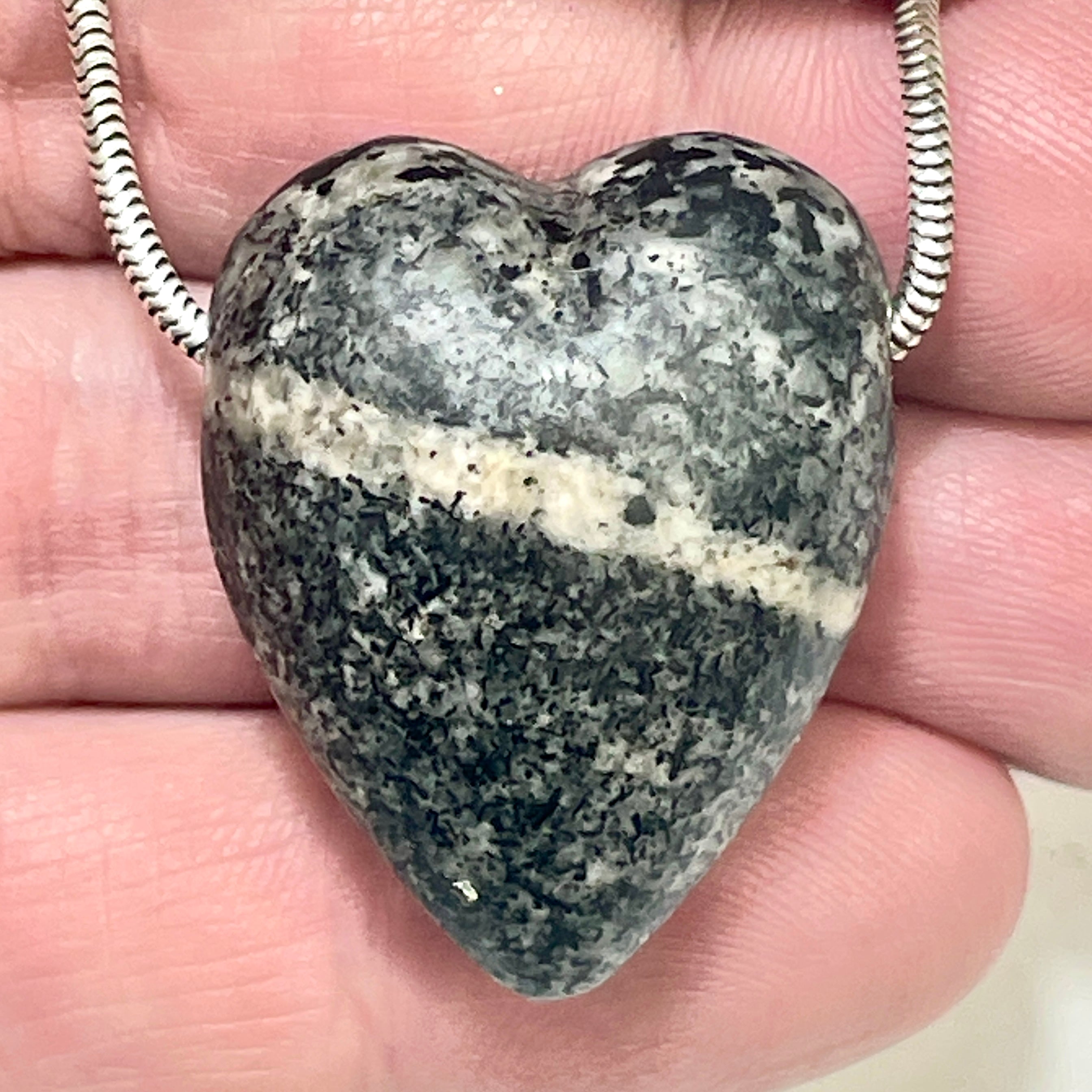DVH Yooperlite Healed Broken Heart Bead Fluorescent Sodalite in Syenite Michigan 31x25x18mm (6199)