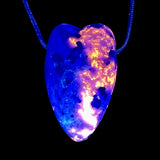 DVH Yooperlite Heart Bead Fluorescent Sodalite in Syenite Michigan (6200)