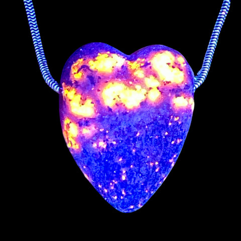 DVH Yooperlite Healed Broken Heart Bead Fluorescent Sodalite in Syenite Michigan 34x27x17mm (6242)